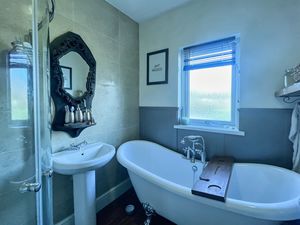 Photo 16- click for photo gallery